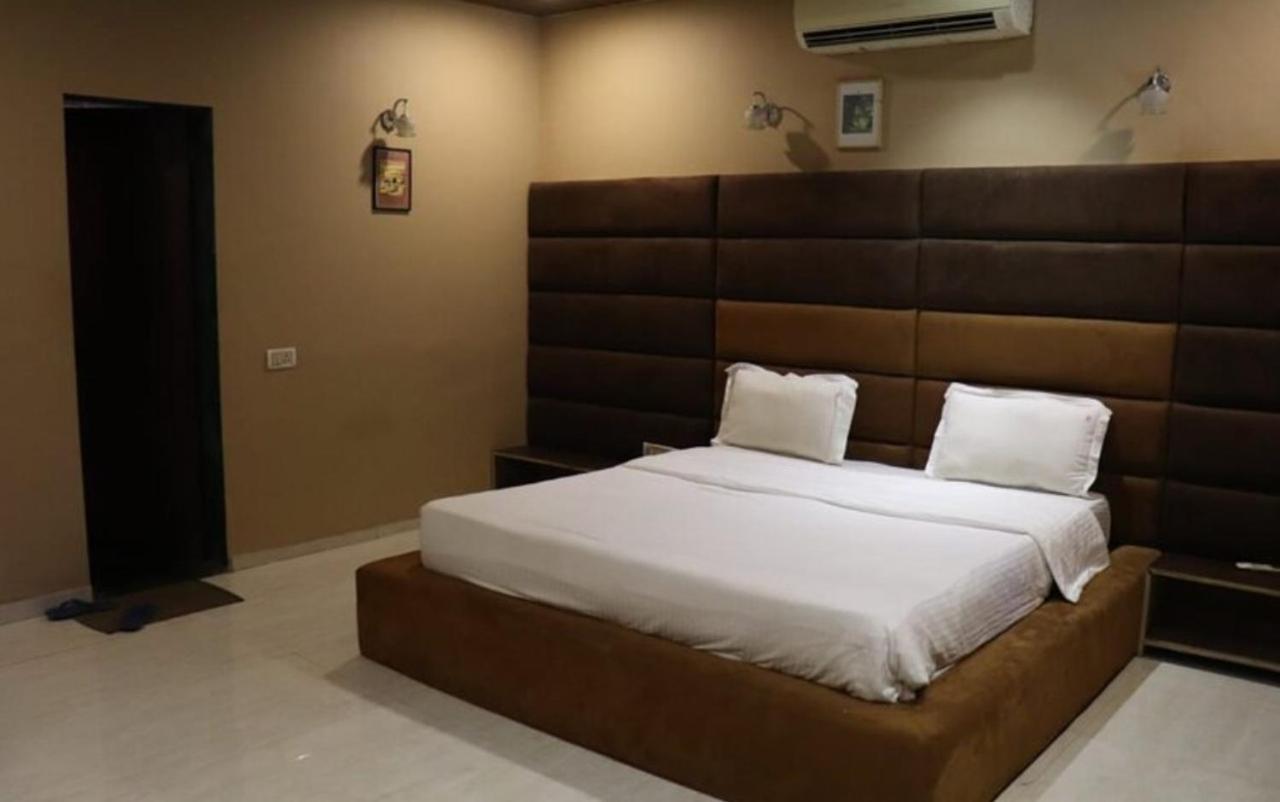 Lion'S Cage Villa Igatpuri Luaran gambar