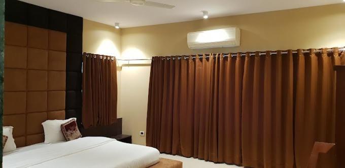 Lion'S Cage Villa Igatpuri Luaran gambar
